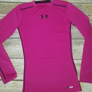 Under Armour fitted top size youth small